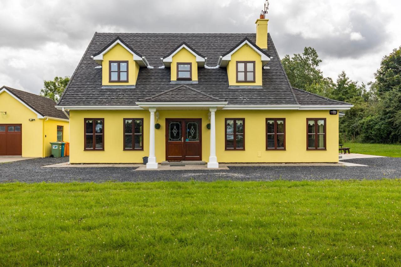 Yellow House Westport Exterior foto